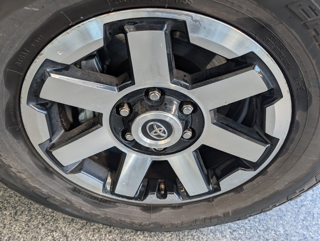 2017 Toyota 4Runner V6 4X4, CUIR, in Magog, Quebec - 29 - w1024h768px