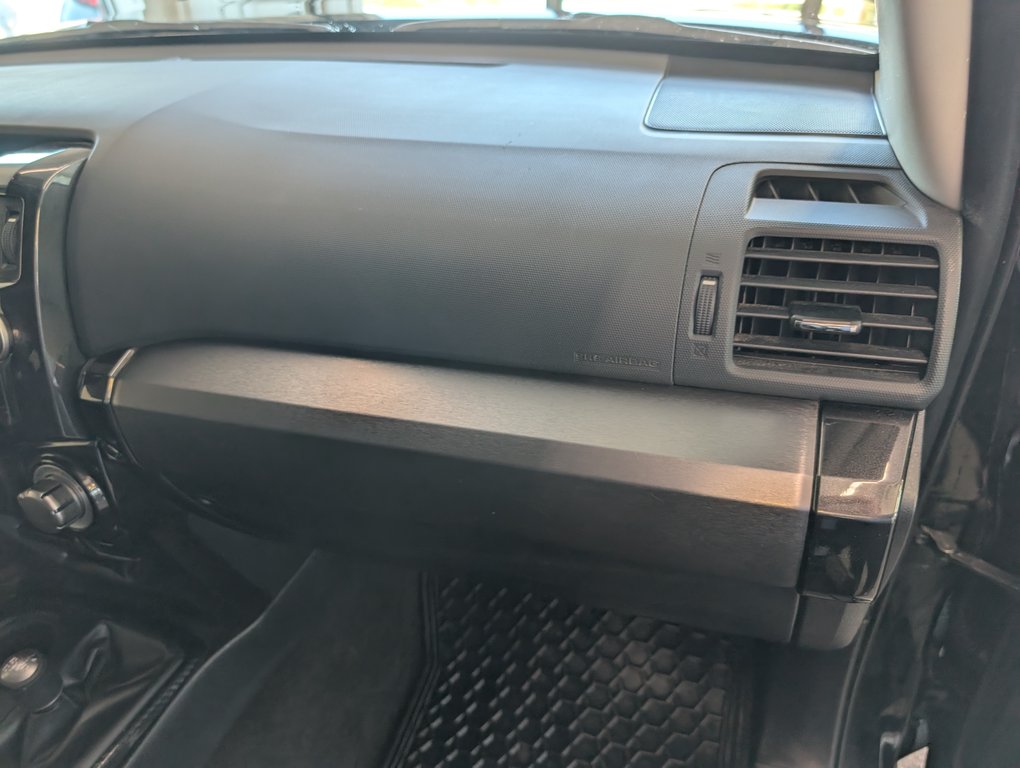 2017 Toyota 4Runner V6 4X4, CUIR, in Magog, Quebec - 10 - w1024h768px