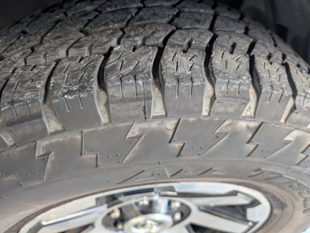 2017 Toyota 4Runner V6 4X4, CUIR, in Magog, Quebec - 28 - w1024h768px