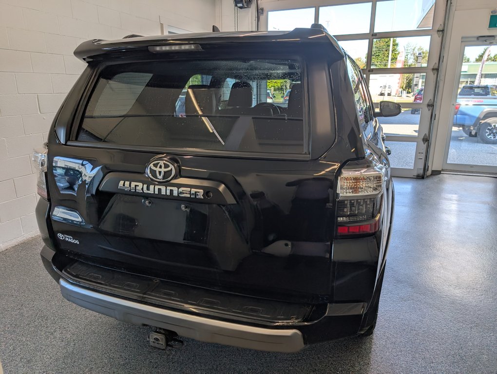 2017 Toyota 4Runner V6 4X4, CUIR, in Magog, Quebec - 4 - w1024h768px