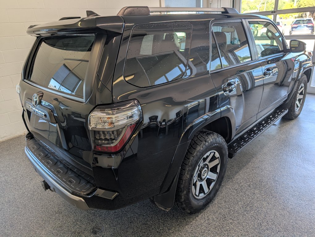 2017 Toyota 4Runner V6 4X4, CUIR, in Magog, Quebec - 3 - w1024h768px
