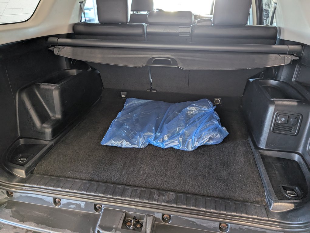 2017 Toyota 4Runner V6 4X4, CUIR, in Magog, Quebec - 7 - w1024h768px