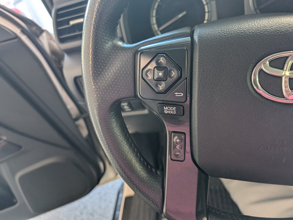 2018 Toyota 4Runner TRD PRO  4X4 in Magog, Quebec - 21 - w1024h768px