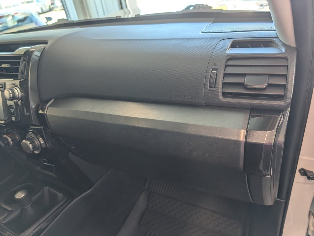 2018 Toyota 4Runner TRD PRO  4X4 in Magog, Quebec - 9 - w1024h768px