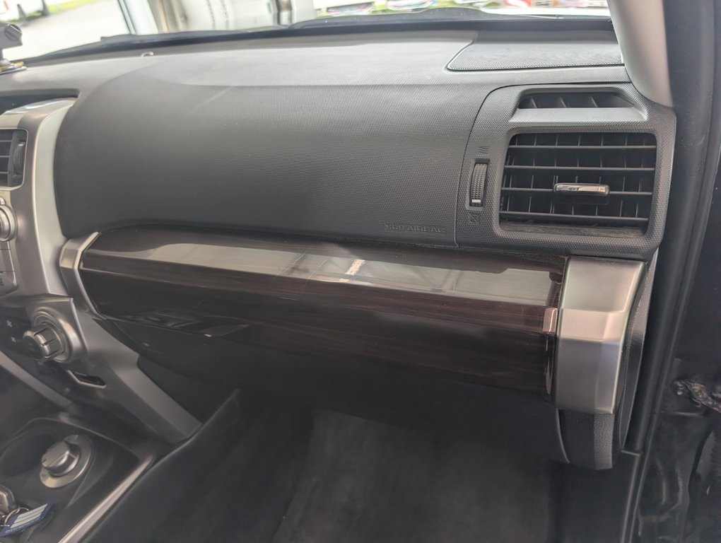 2018 Toyota 4Runner LIMITED AWD in Magog, Quebec - 10 - w1024h768px