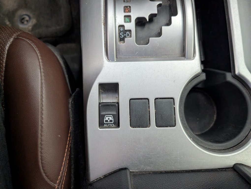 2018 Toyota 4Runner LIMITED AWD in Magog, Quebec - 18 - w1024h768px