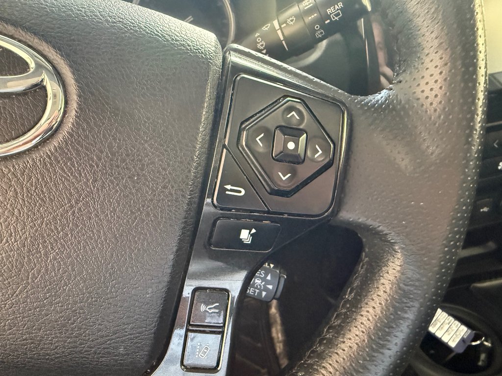 2020 Toyota 4Runner TRD OFF ROAD 4X4, in Magog, Quebec - 16 - w1024h768px