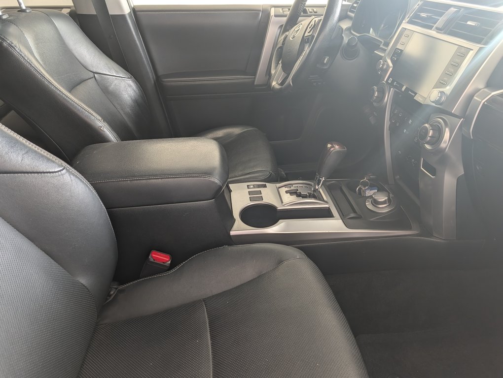 2021 Toyota 4Runner LIMITED AWD, in Magog, Quebec - 6 - w1024h768px