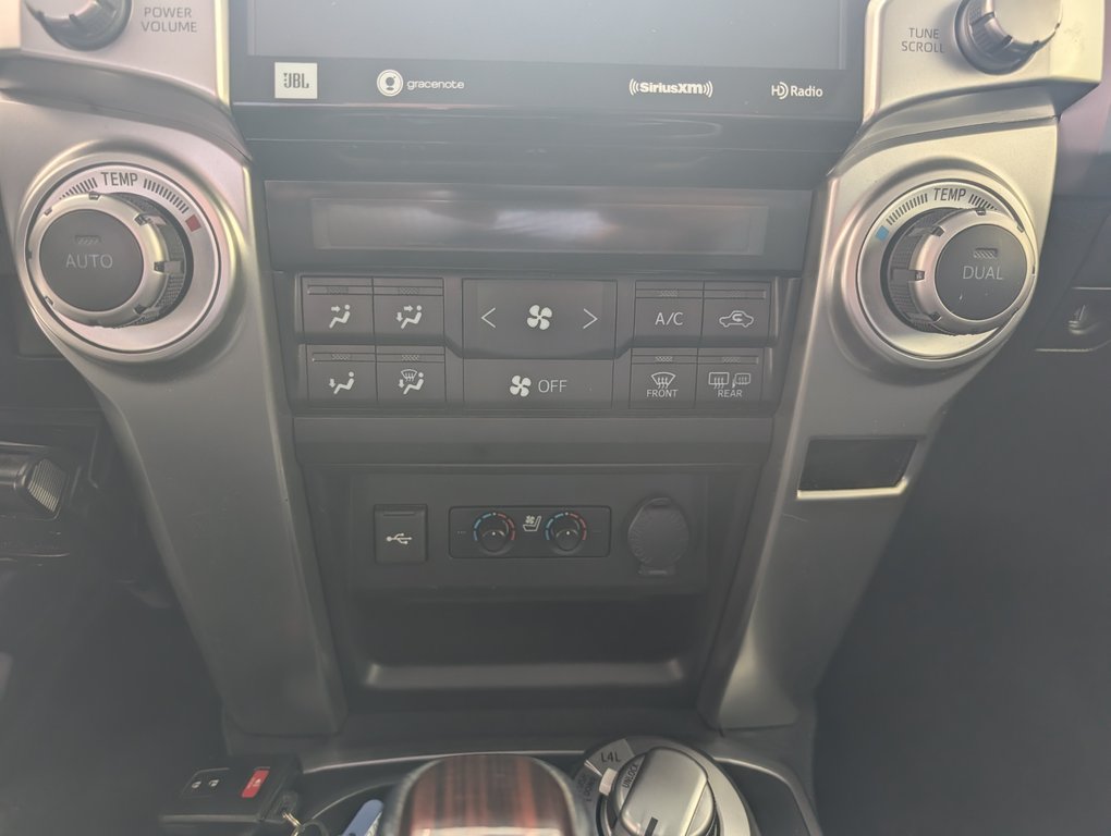 2021 Toyota 4Runner LIMITED AWD, in Magog, Quebec - 17 - w1024h768px
