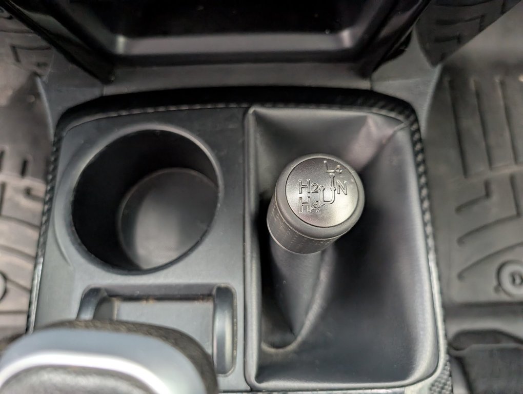 2022 Toyota 4Runner TRD OFF ROAD, 4X4, in Magog, Quebec - 20 - w1024h768px