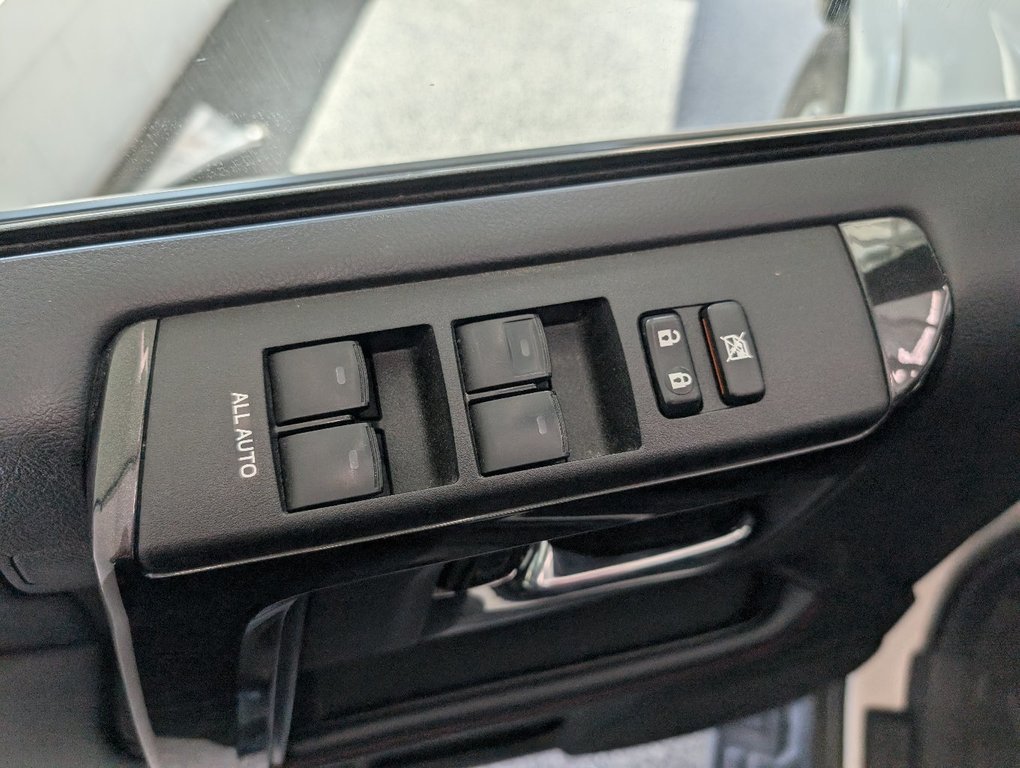 2022 Toyota 4Runner TRD OFF ROAD, 4X4, in Magog, Quebec - 15 - w1024h768px