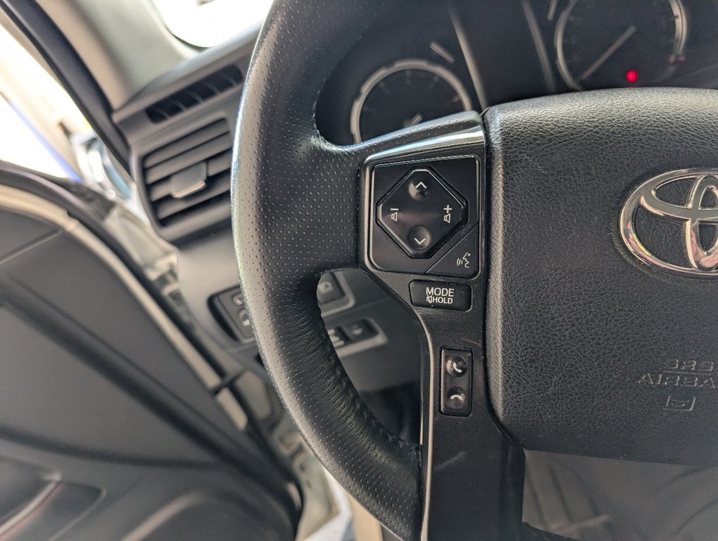 2022 Toyota 4Runner TRD OFF ROAD, 4X4, in Magog, Quebec - 22 - w1024h768px