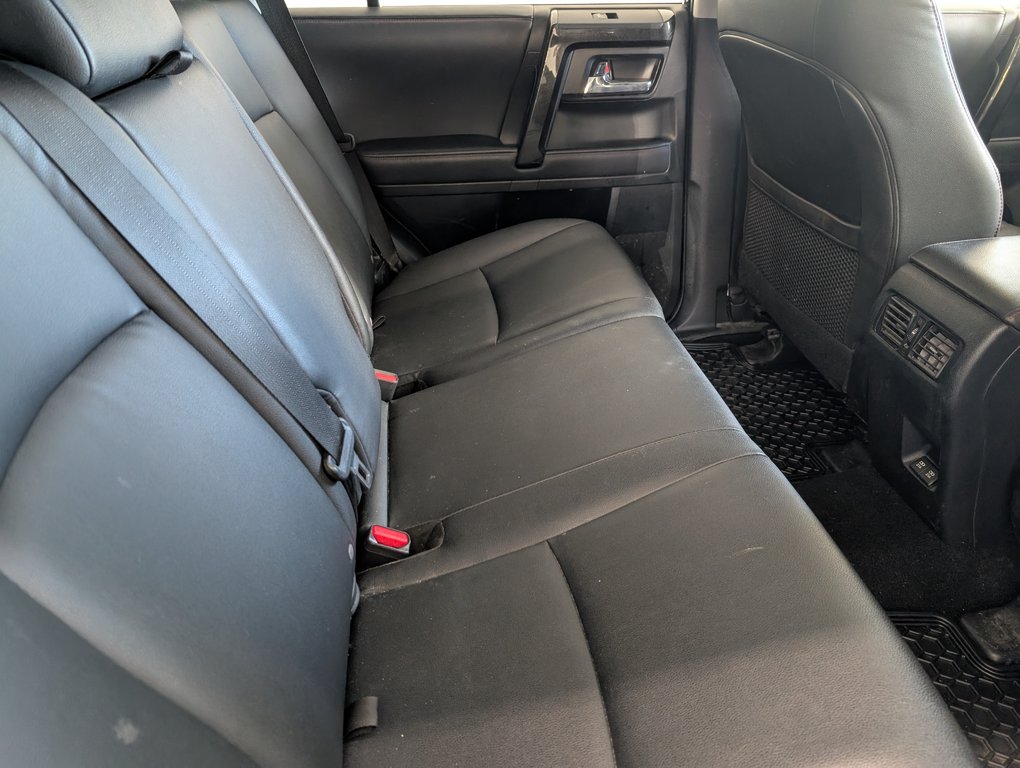 2022 Toyota 4Runner TRD OFF ROAD AWD, in Magog, Quebec - 8 - w1024h768px