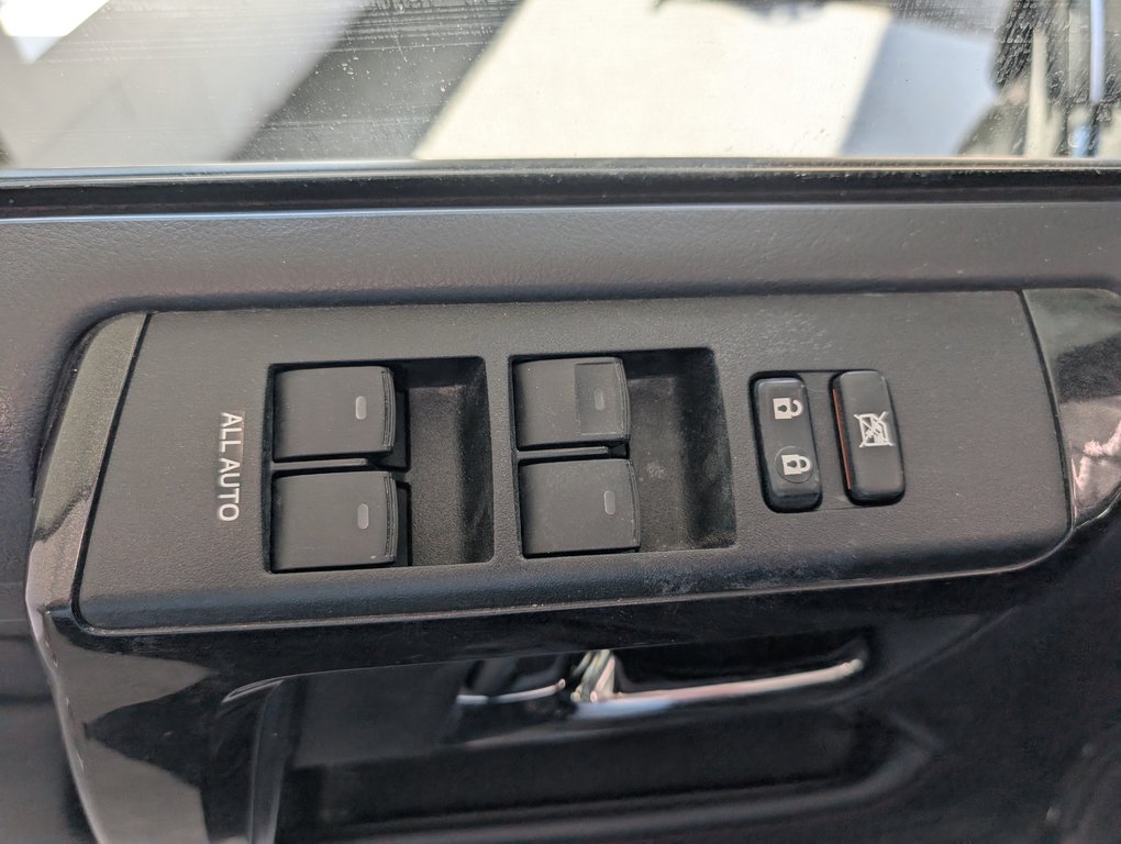 2022 Toyota 4Runner TRD OFF ROAD AWD, in Magog, Quebec - 16 - w1024h768px