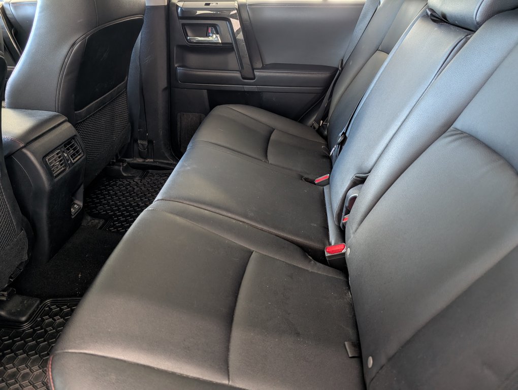 2022 Toyota 4Runner TRD OFF ROAD AWD, in Magog, Quebec - 12 - w1024h768px
