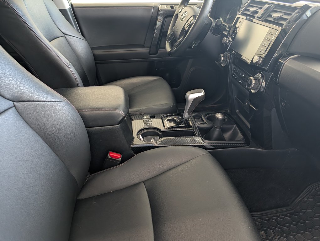 2022 Toyota 4Runner TRD OFF ROAD AWD, in Magog, Quebec - 9 - w1024h768px