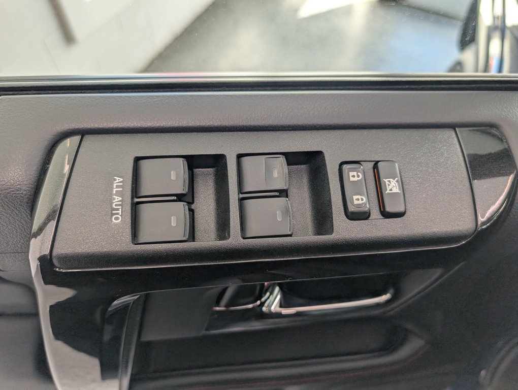 Toyota 4Runner TRD OFF ROAD, 4X4, 2022 à Magog, Québec - 15 - w1024h768px