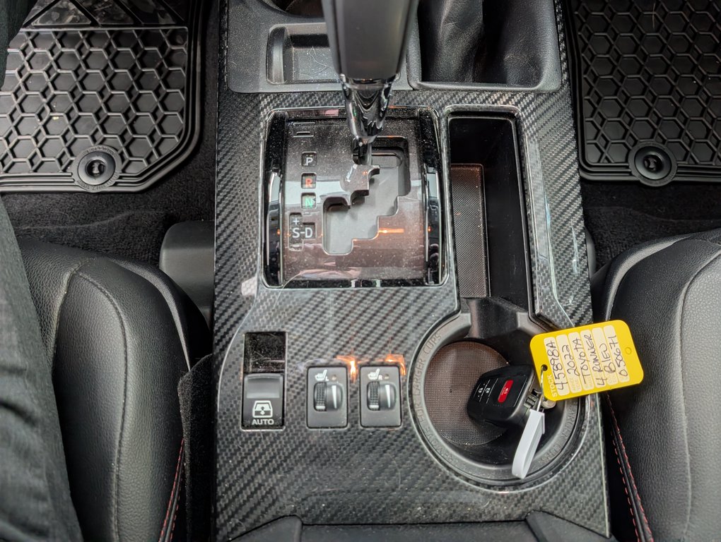 Toyota 4Runner TRD OFF ROAD, 4X4, 2022 à Magog, Québec - 17 - w1024h768px