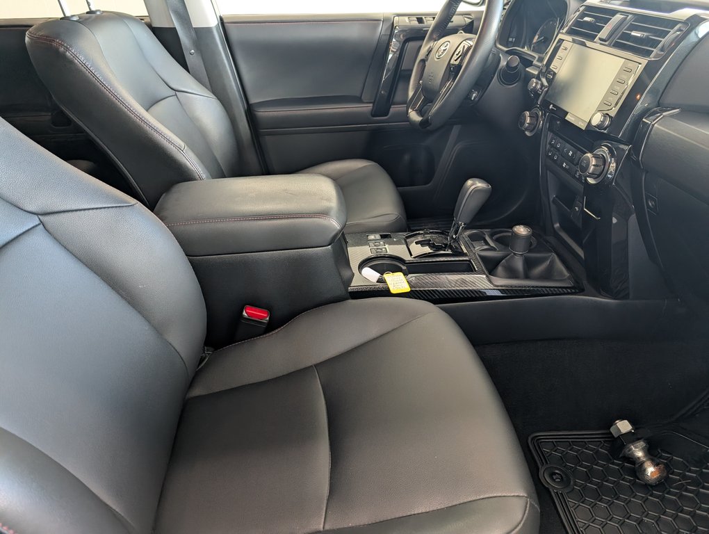 Toyota 4Runner TRD OFF ROAD, 4X4, 2022 à Magog, Québec - 9 - w1024h768px