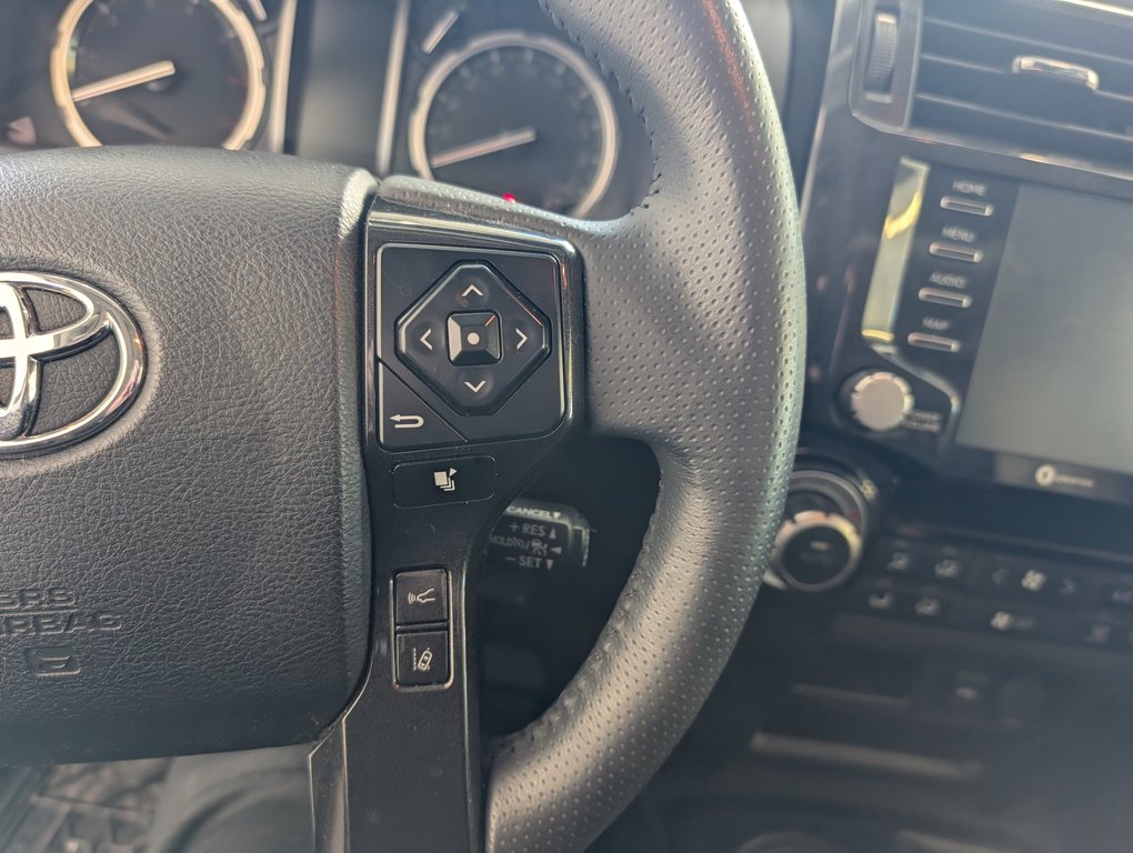 Toyota 4Runner TRD OFF ROAD, 4X4, 2022 à Magog, Québec - 21 - w1024h768px