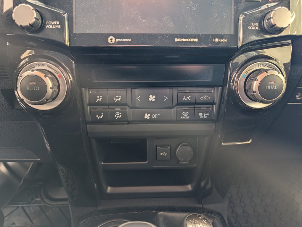 Toyota 4Runner TRD OFF ROAD, 4X4, 2022 à Magog, Québec - 19 - w1024h768px