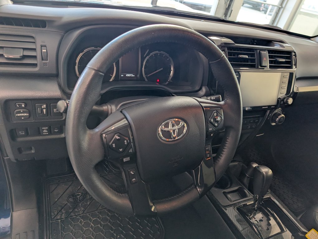 Toyota 4Runner TRD OFF ROAD, 4X4, 2022 à Magog, Québec - 11 - w1024h768px