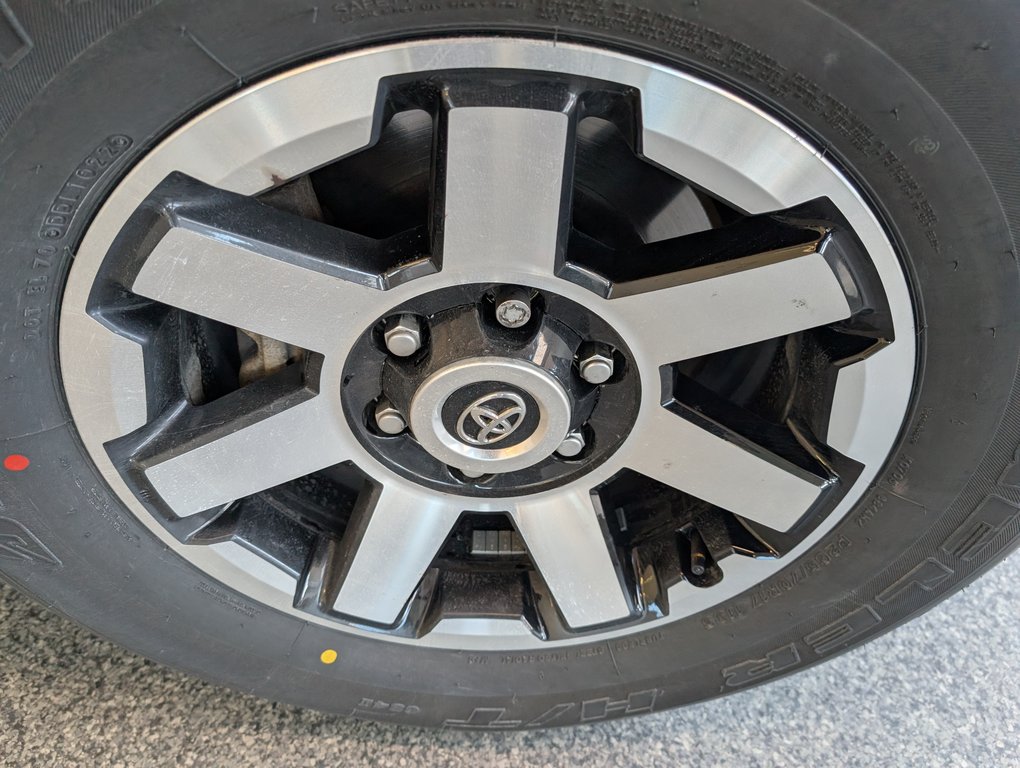 Toyota 4Runner TRD OFF ROAD, 4X4, 2022 à Magog, Québec - 27 - w1024h768px