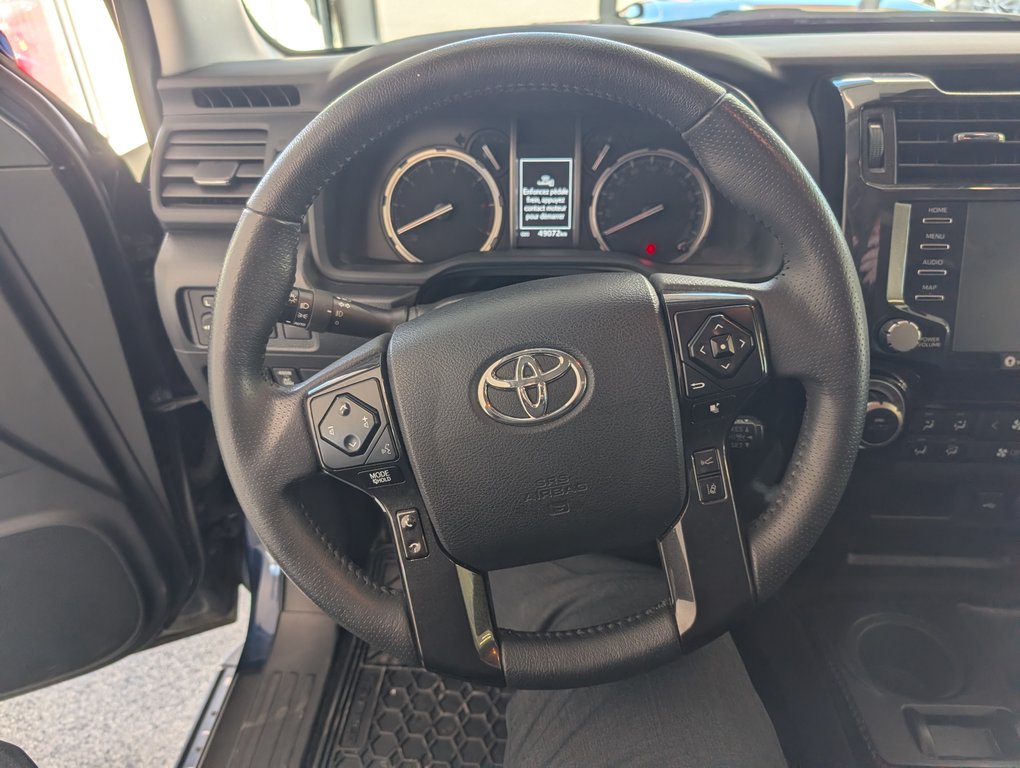 Toyota 4Runner TRD OFF ROAD, 4X4, 2022 à Magog, Québec - 16 - w1024h768px