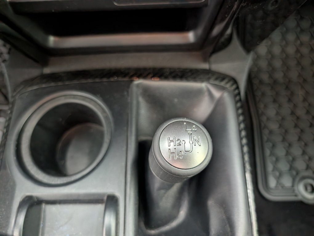 Toyota 4Runner TRD OFF ROAD, 4X4, 2022 à Magog, Québec - 18 - w1024h768px