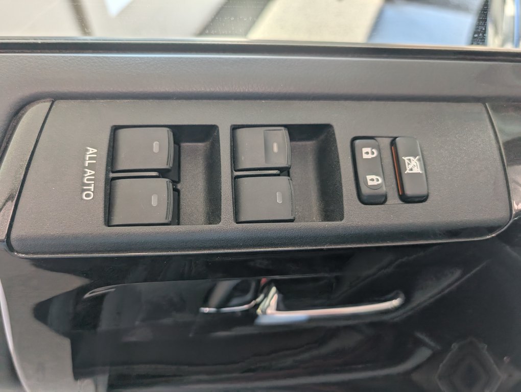 2023 Toyota 4Runner TRD OFF ROAD AWD, in Magog, Quebec - 16 - w1024h768px