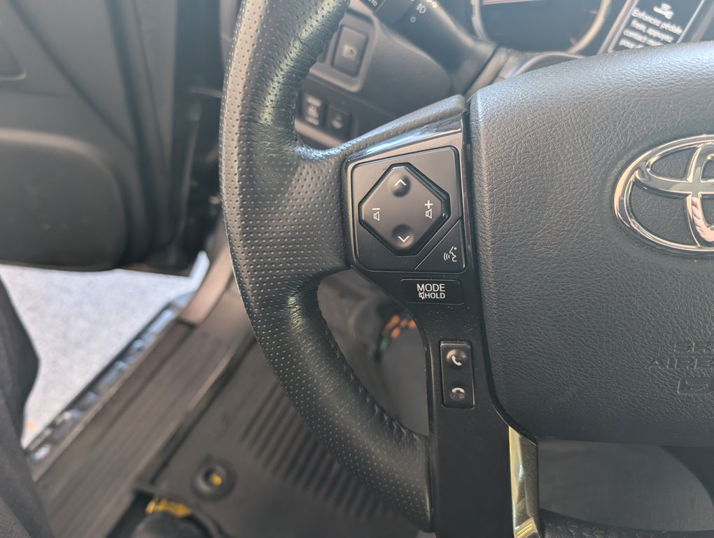 Toyota 4Runner TRD OFF ROAD. 2023 à Magog, Québec - 20 - w1024h768px