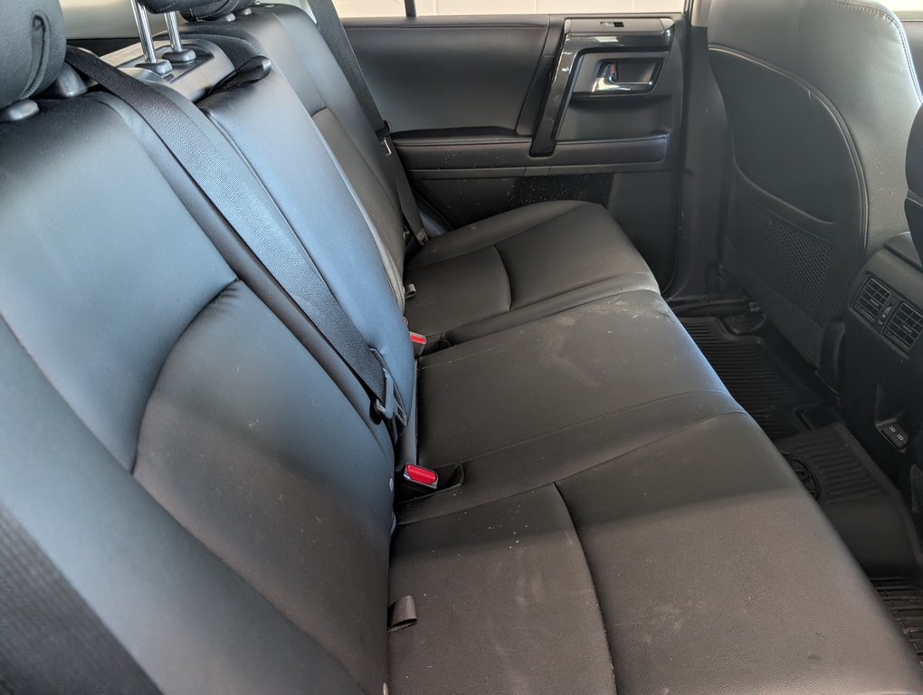 Toyota 4Runner TRD OFF ROAD. 2023 à Magog, Québec - 7 - w1024h768px