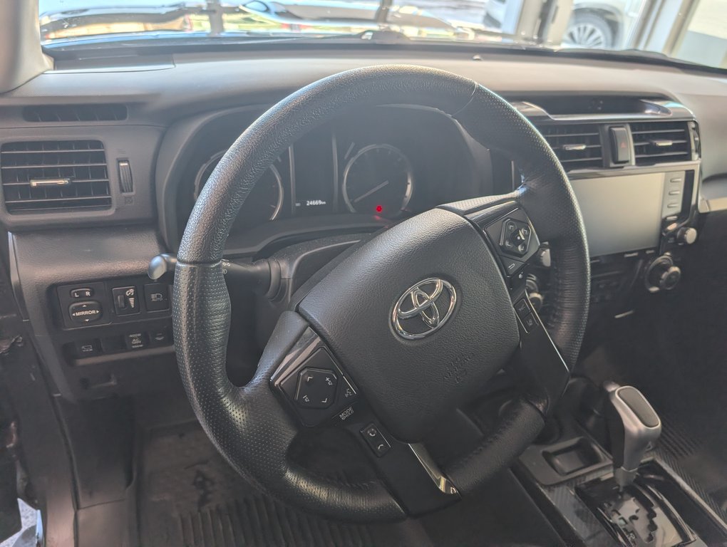 Toyota 4Runner TRD OFF ROAD. 2023 à Magog, Québec - 12 - w1024h768px