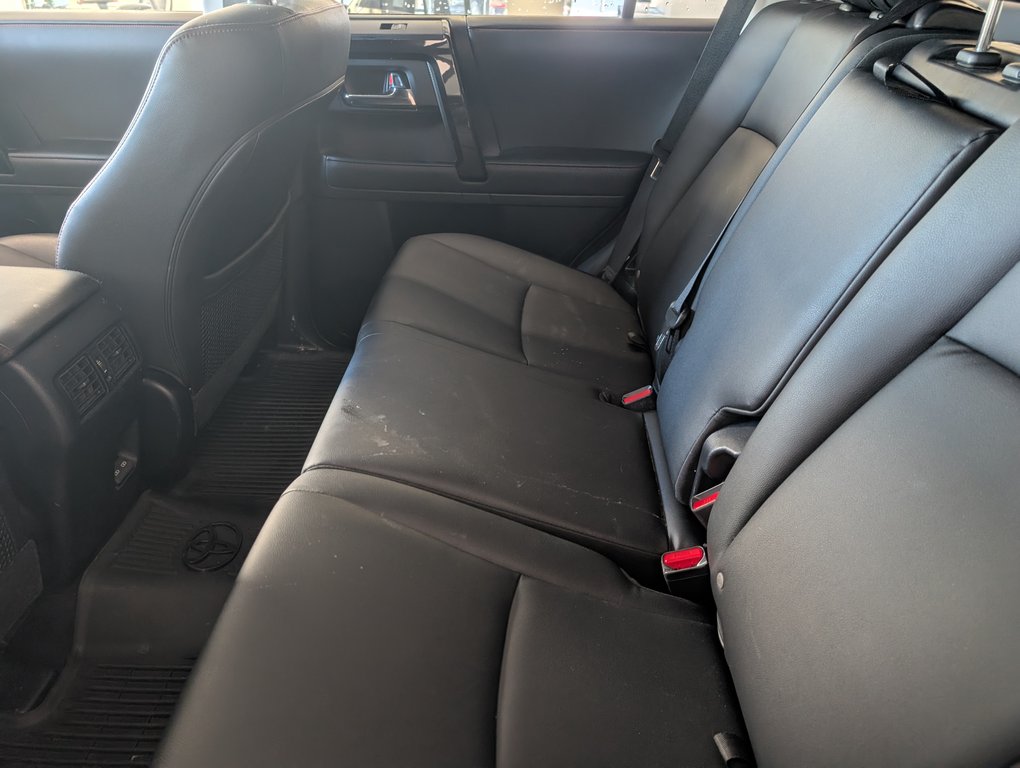 Toyota 4Runner TRD OFF ROAD. 2023 à Magog, Québec - 10 - w1024h768px