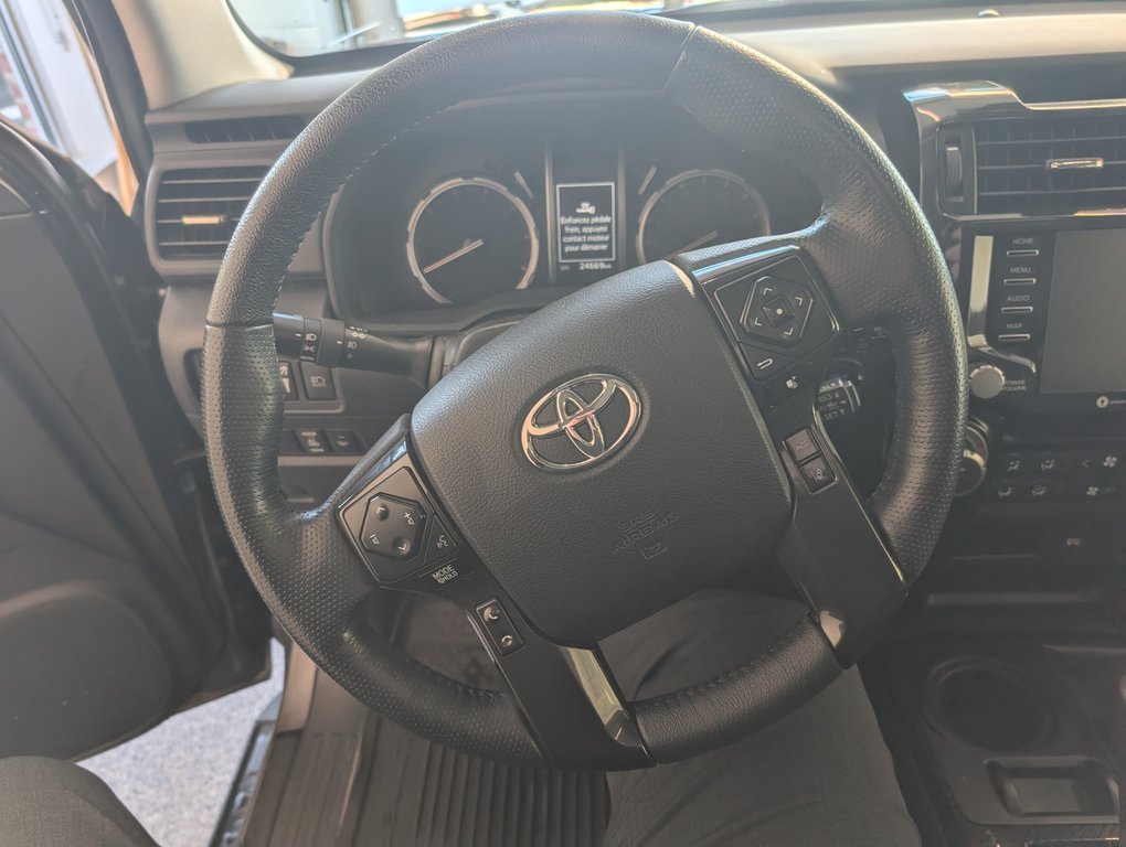 Toyota 4Runner TRD OFF ROAD. 2023 à Magog, Québec - 15 - w1024h768px