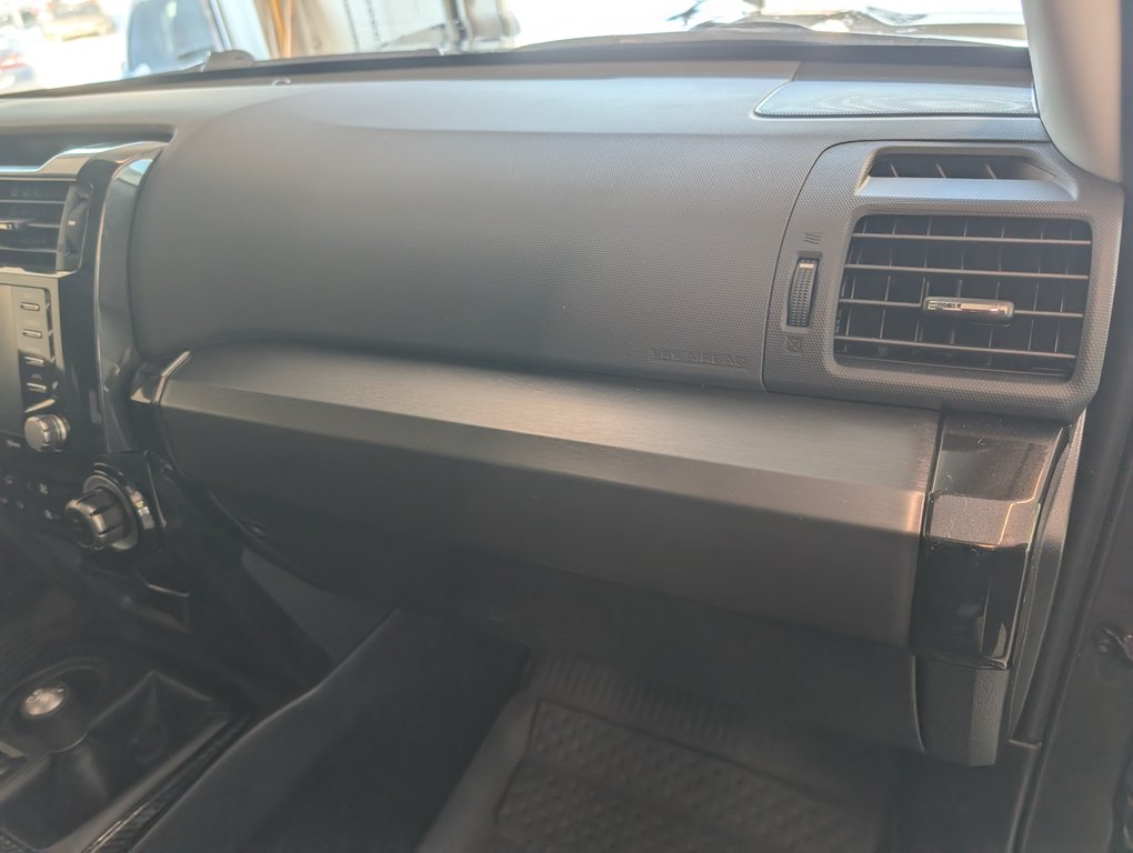 Toyota 4Runner TRD OFF ROAD. 2023 à Magog, Québec - 9 - w1024h768px