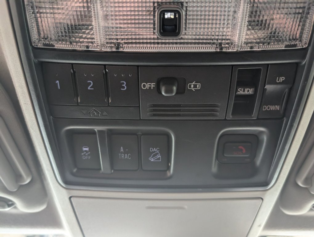 Toyota 4Runner LIMITED, GARANTIE JUSQU EN 2028, 2023 à Magog, Québec - 24 - w1024h768px