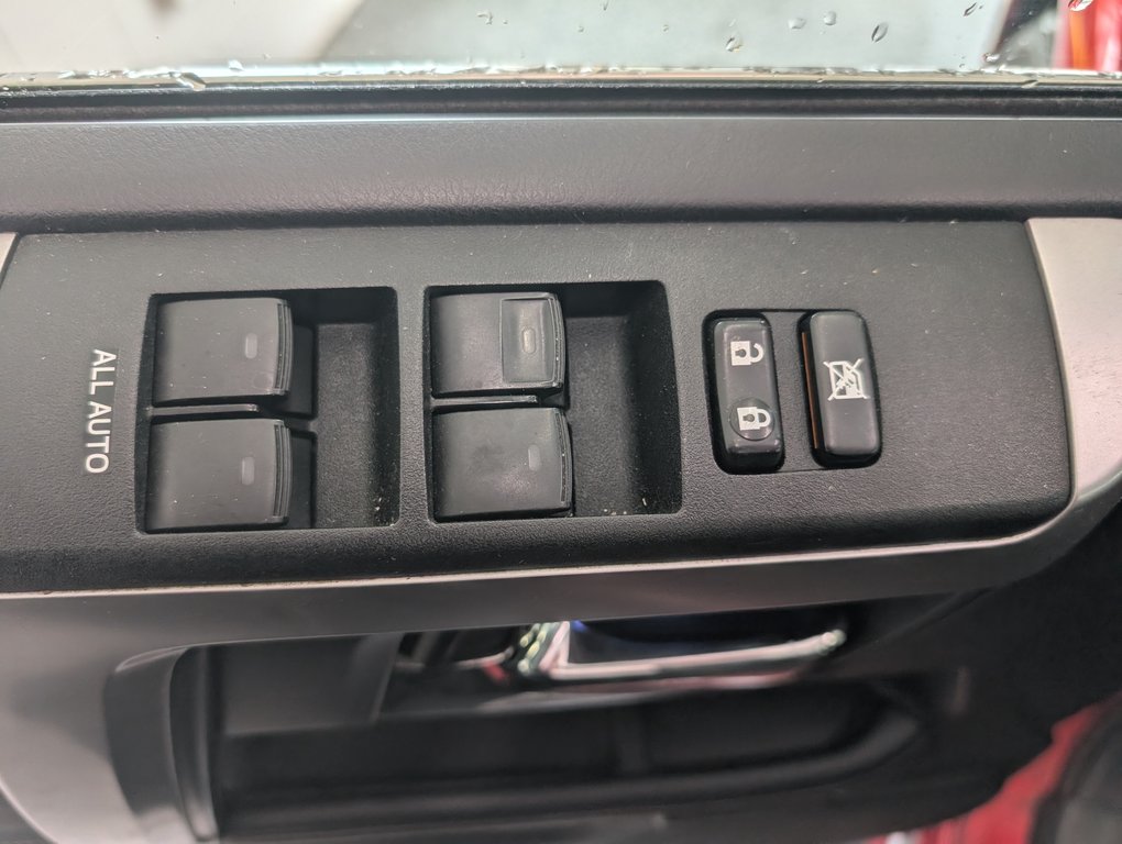 Toyota 4Runner LIMITED, GARANTIE JUSQU EN 2028, 2023 à Magog, Québec - 12 - w1024h768px