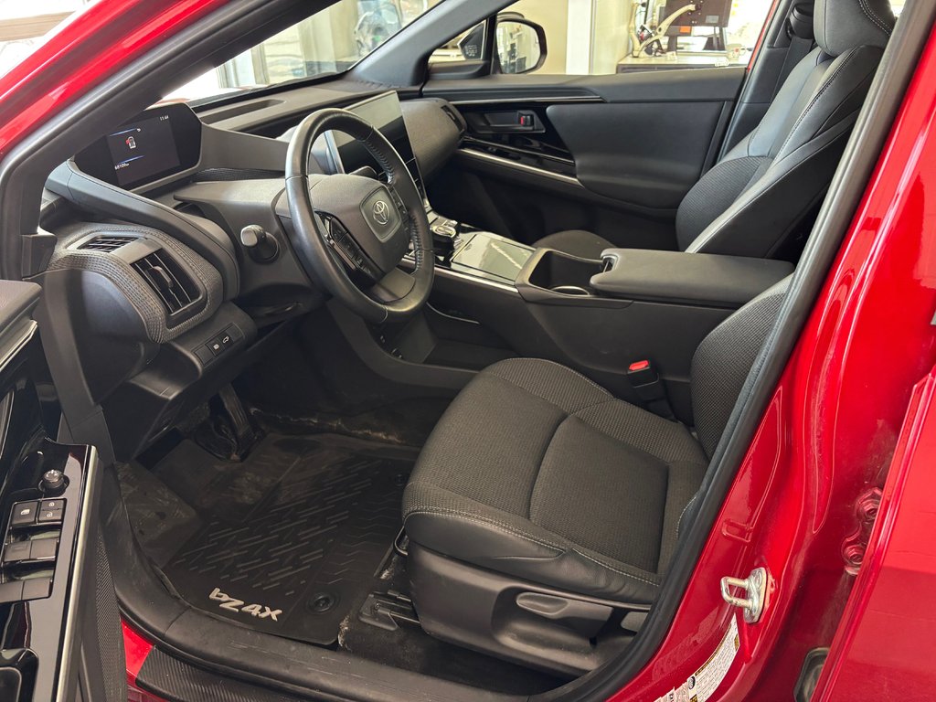 2023 Toyota bZ4X XLE AWD in Magog, Quebec - 12 - w1024h768px