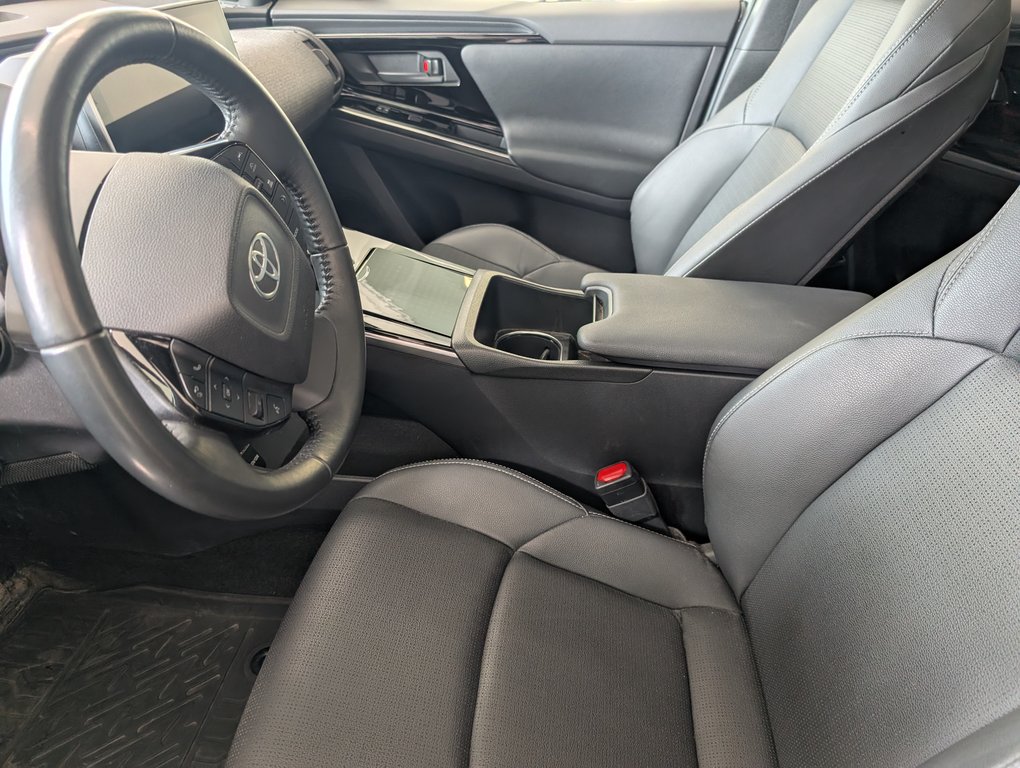Toyota bZ4X XLE AWD 2023 à Magog, Québec - 11 - w1024h768px
