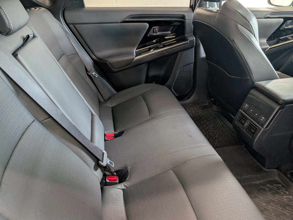 Toyota bZ4X XLE AWD 2023 à Magog, Québec - 7 - w1024h768px