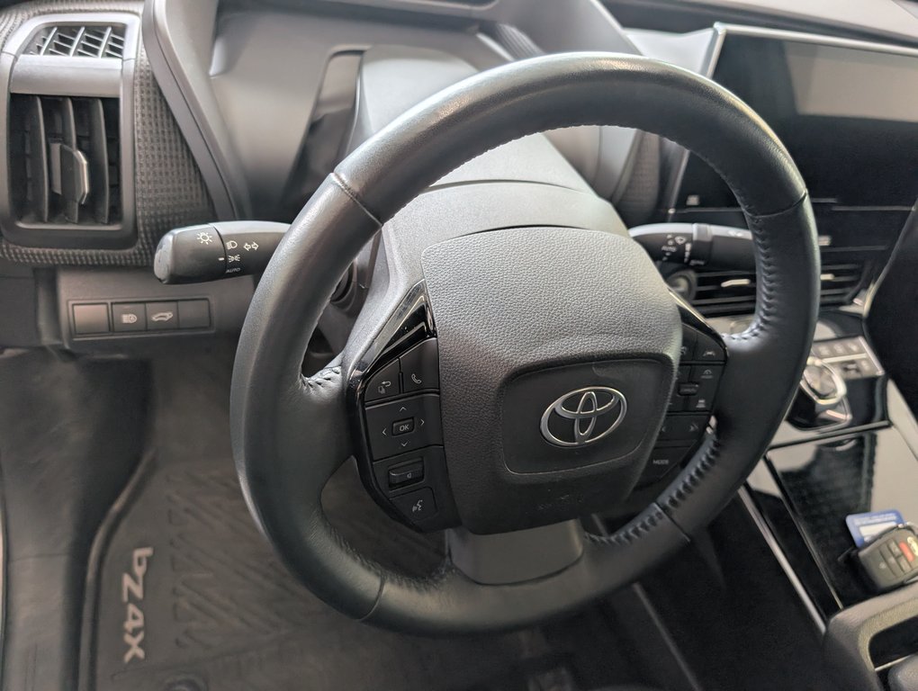 2023 Toyota bZ4X XLE AWD, in Magog, Quebec - 12 - w1024h768px
