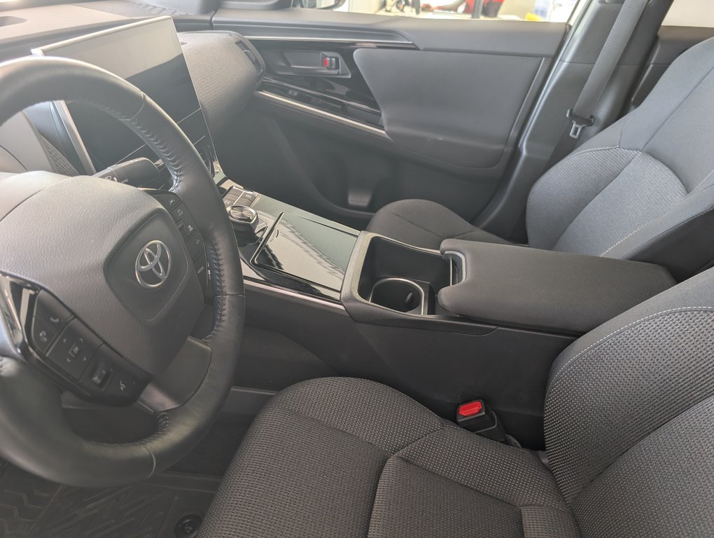 Toyota bZ4X LE 2024 à Magog, Québec - 11 - w1024h768px