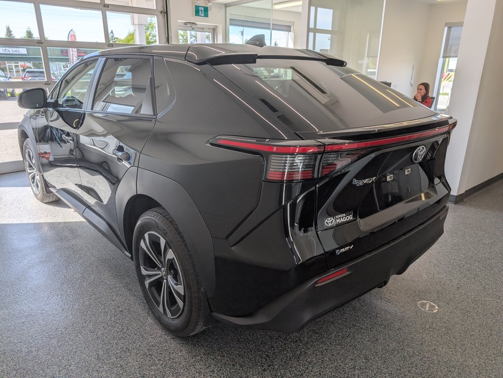 Toyota bZ4X LE 2024 à Magog, Québec - 4 - w1024h768px