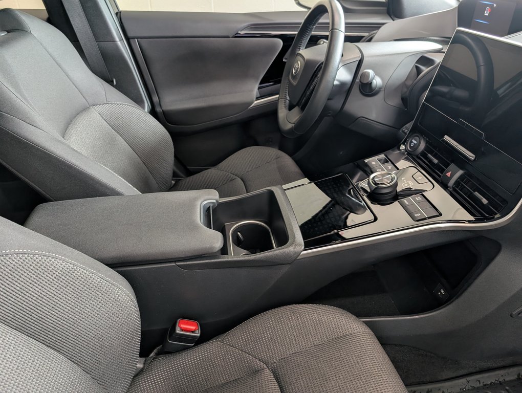 2024 Toyota bZ4X LE in Magog, Quebec - 7 - w1024h768px