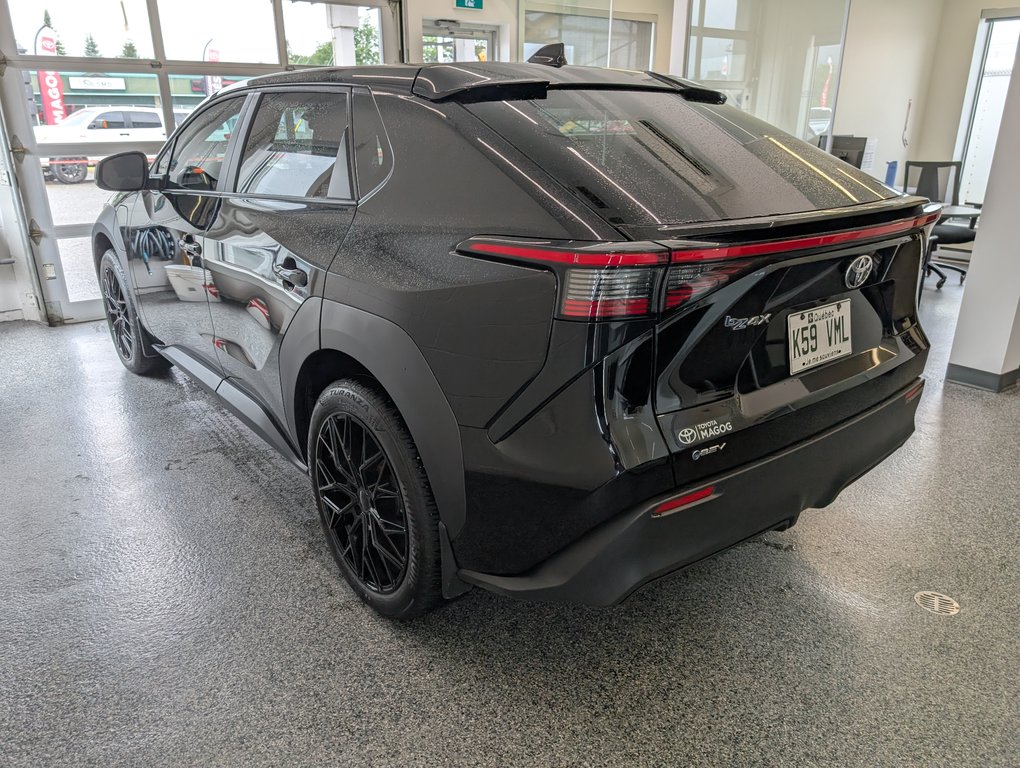 2024 Toyota bZ4X LE in Magog, Quebec - 2 - w1024h768px