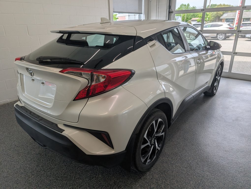 Toyota C-HR  2018 à Magog, Québec - 3 - w1024h768px