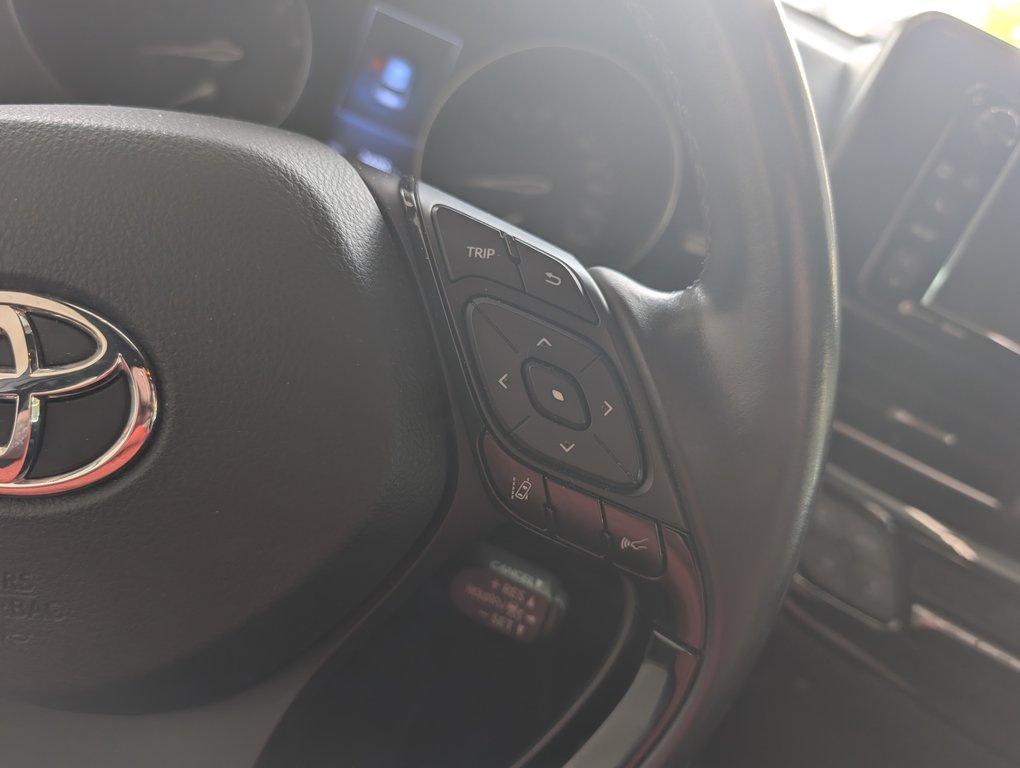 Toyota C-HR  2018 à Magog, Québec - 18 - w1024h768px
