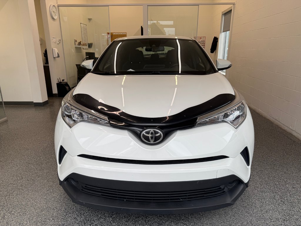 2018 Toyota C-HR XLE in Magog, Quebec - 6 - w1024h768px