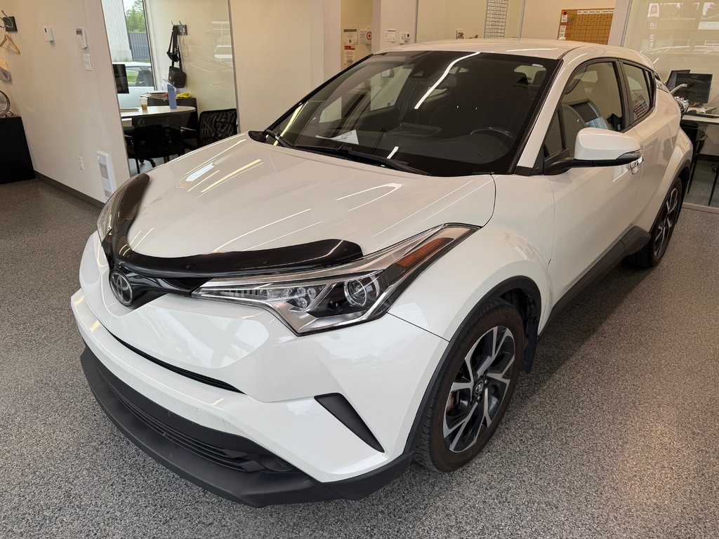 2018 Toyota C-HR XLE in Magog, Quebec - 5 - w1024h768px